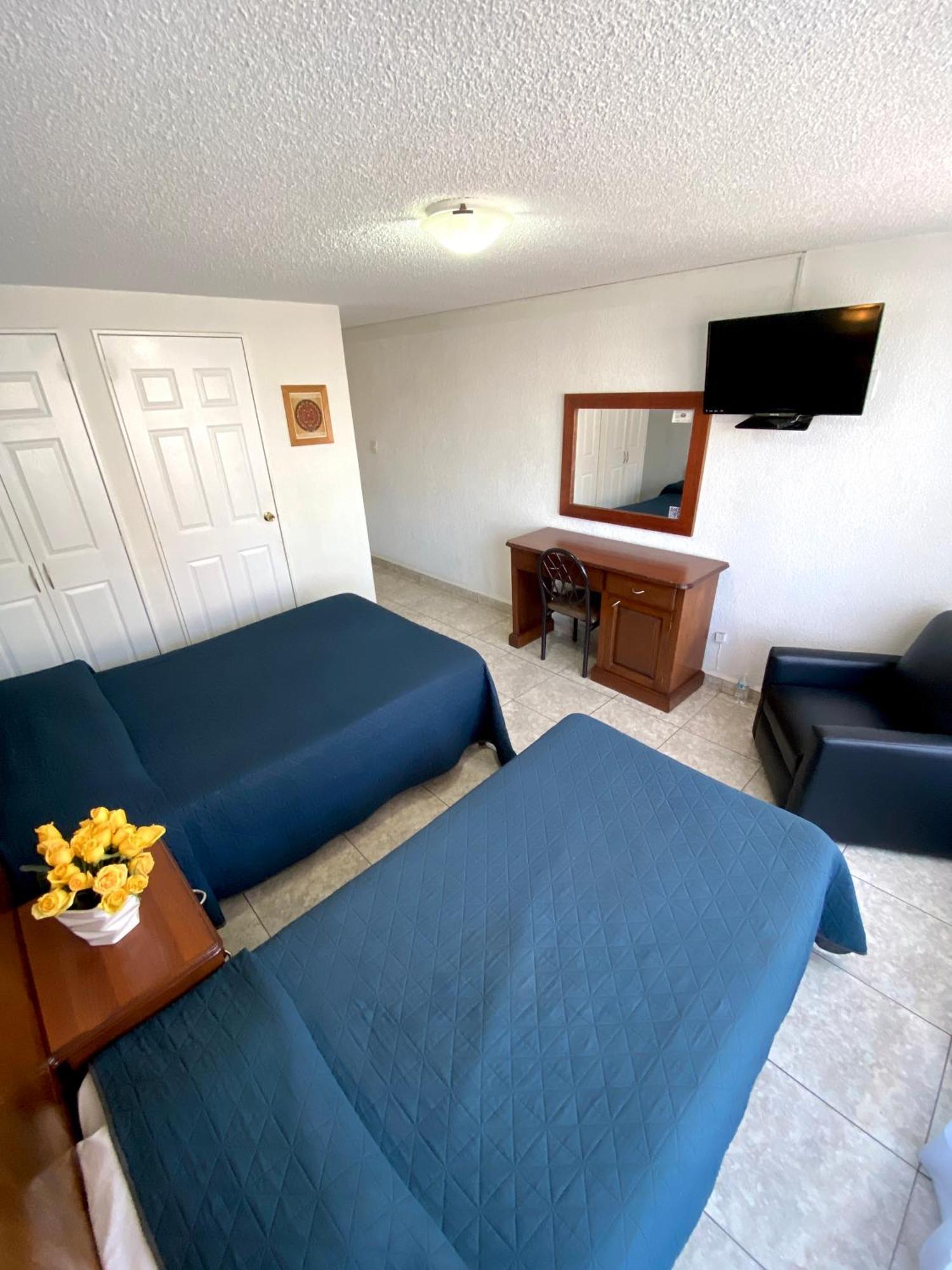 Hotel Qualitel Plus Morelia Bagian luar foto