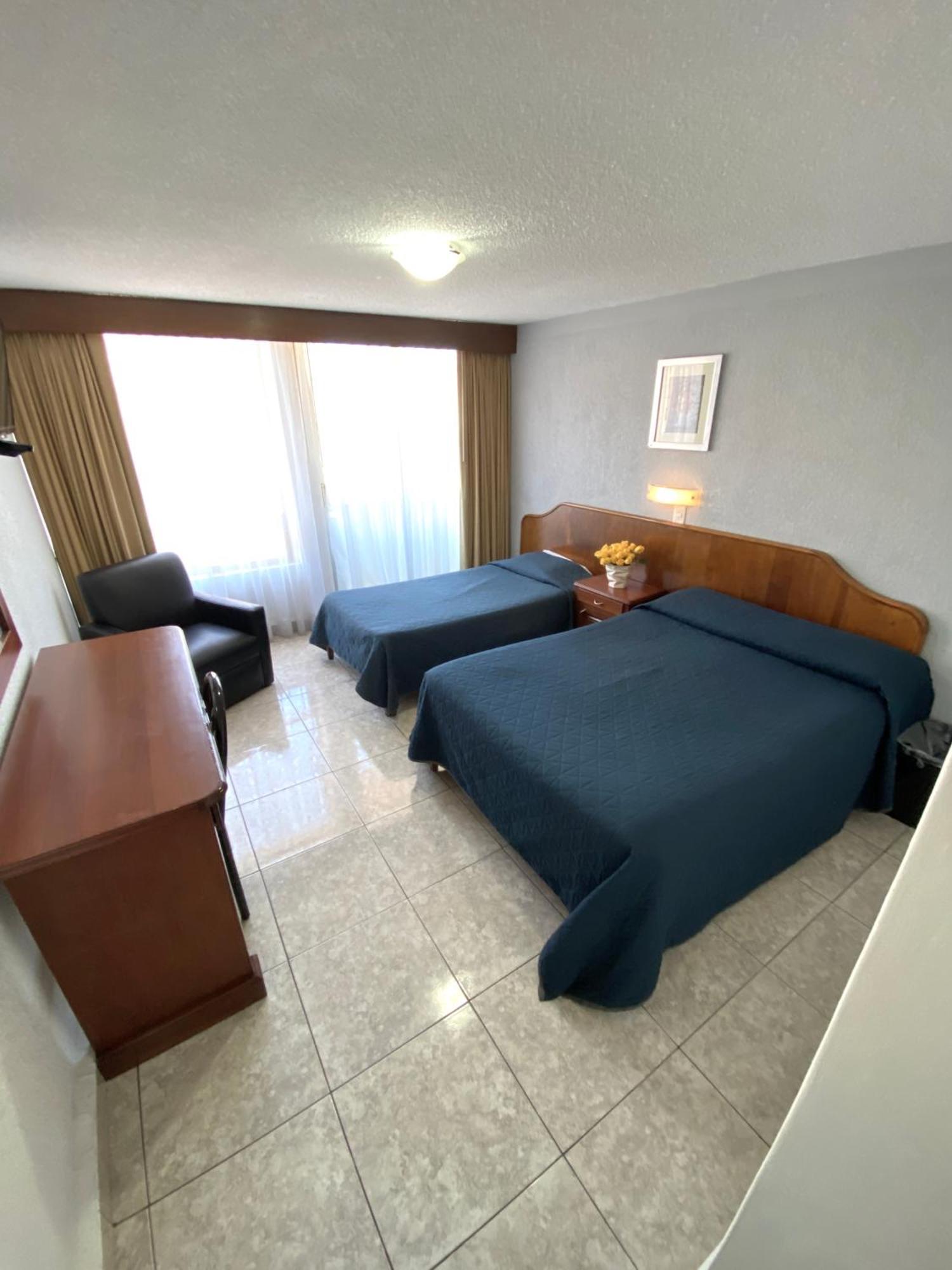 Hotel Qualitel Plus Morelia Bagian luar foto