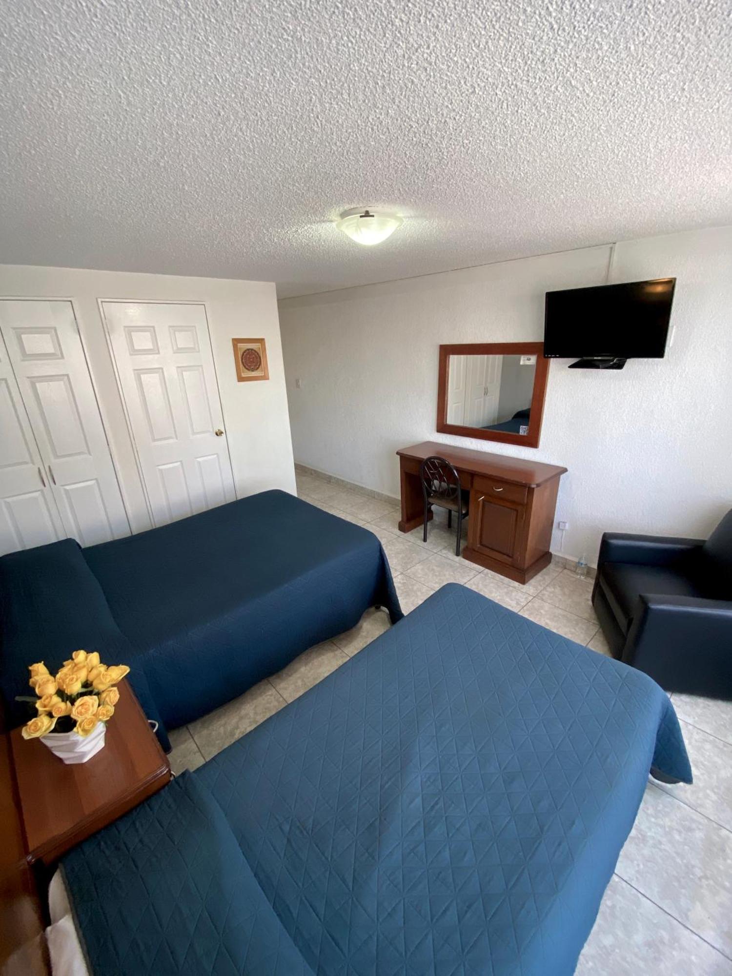 Hotel Qualitel Plus Morelia Bagian luar foto