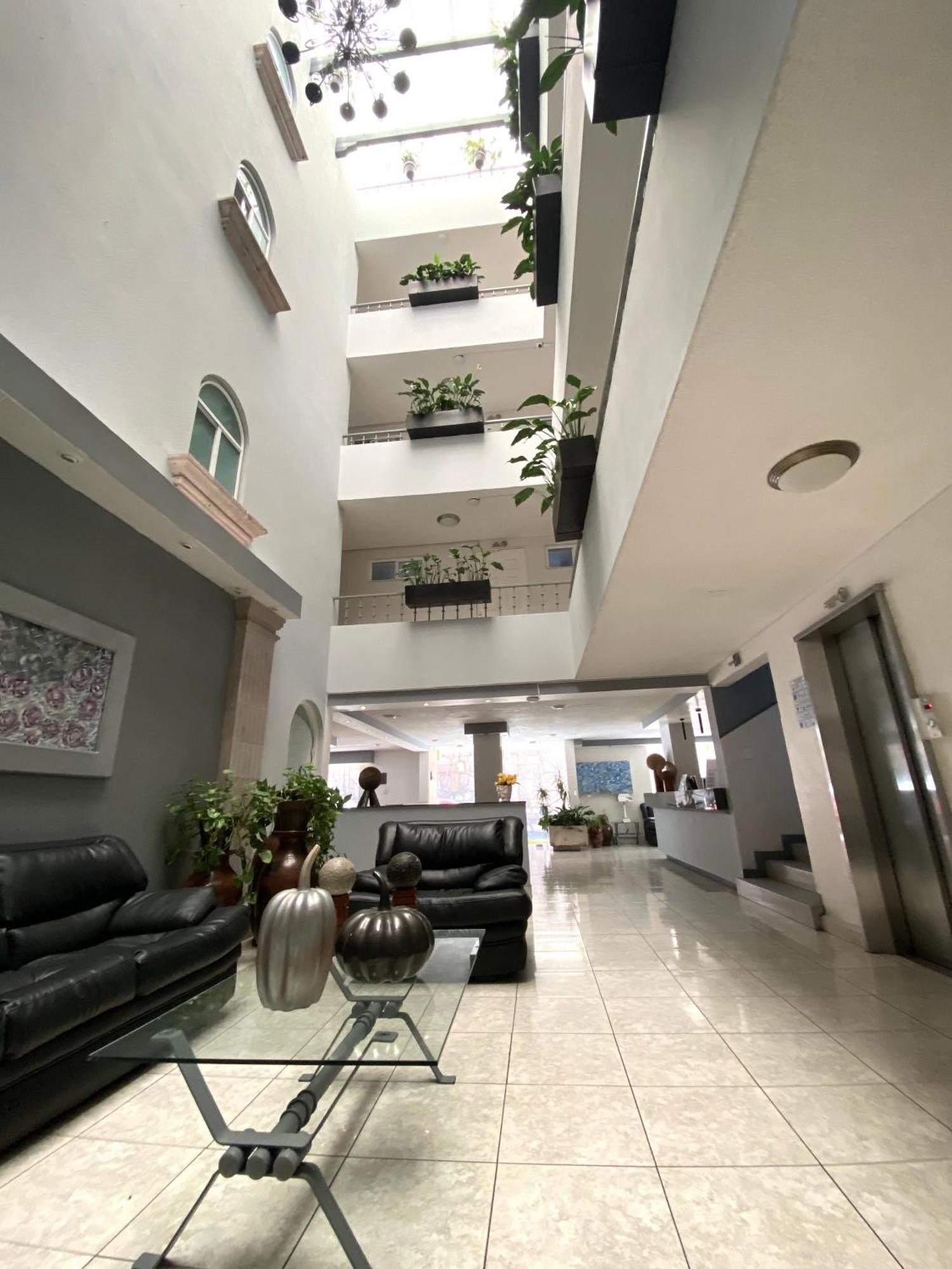 Hotel Qualitel Plus Morelia Bagian luar foto