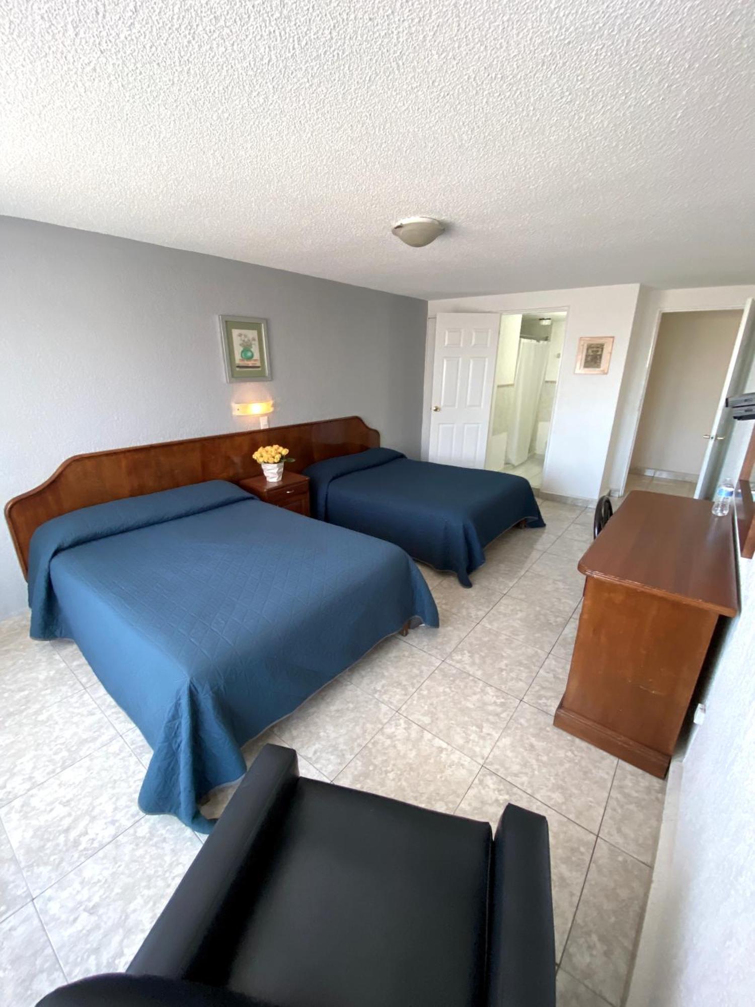 Hotel Qualitel Plus Morelia Bagian luar foto
