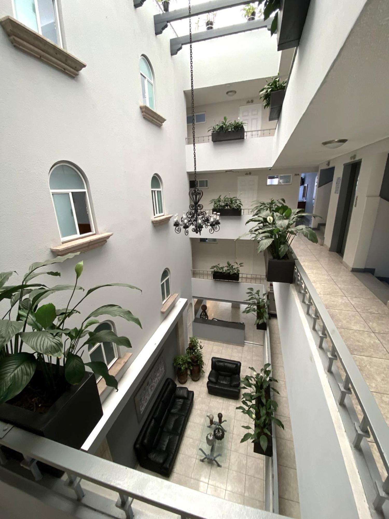 Hotel Qualitel Plus Morelia Bagian luar foto