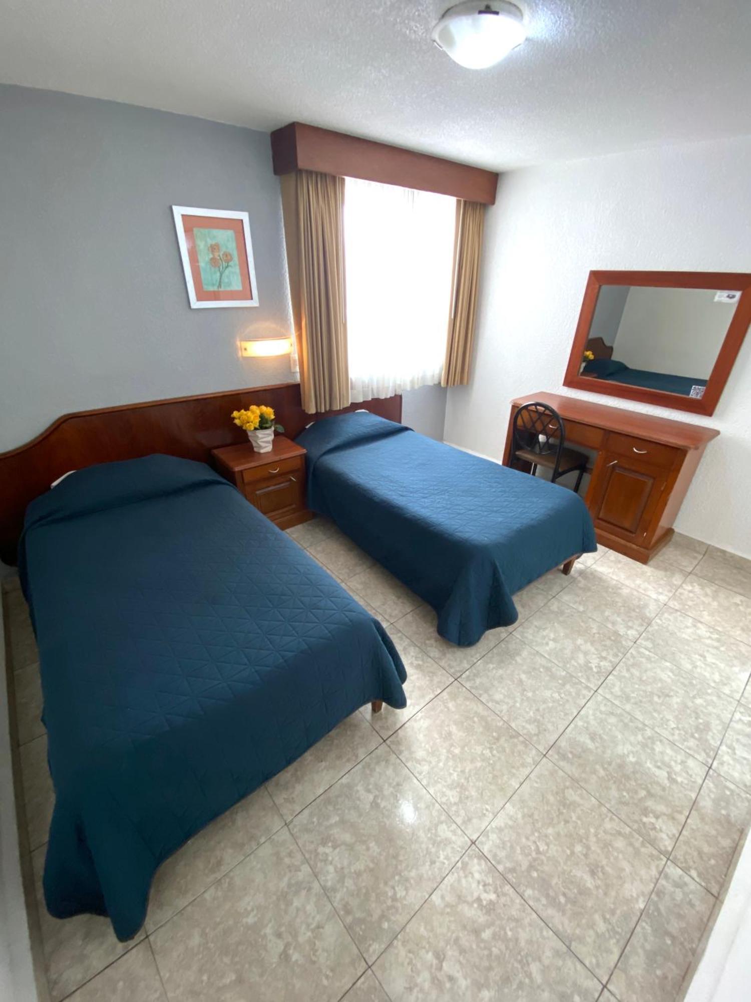 Hotel Qualitel Plus Morelia Bagian luar foto