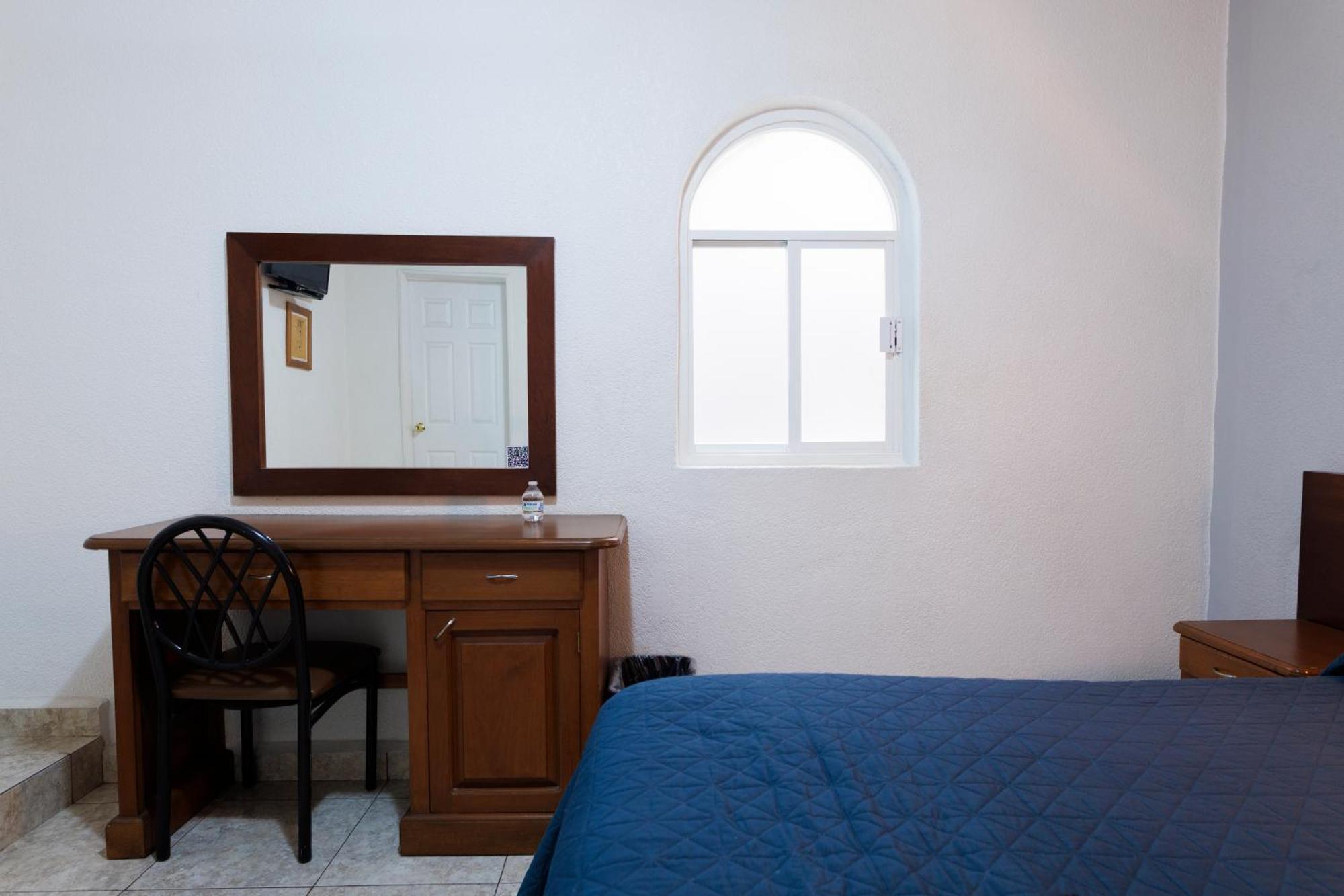 Hotel Qualitel Plus Morelia Bagian luar foto