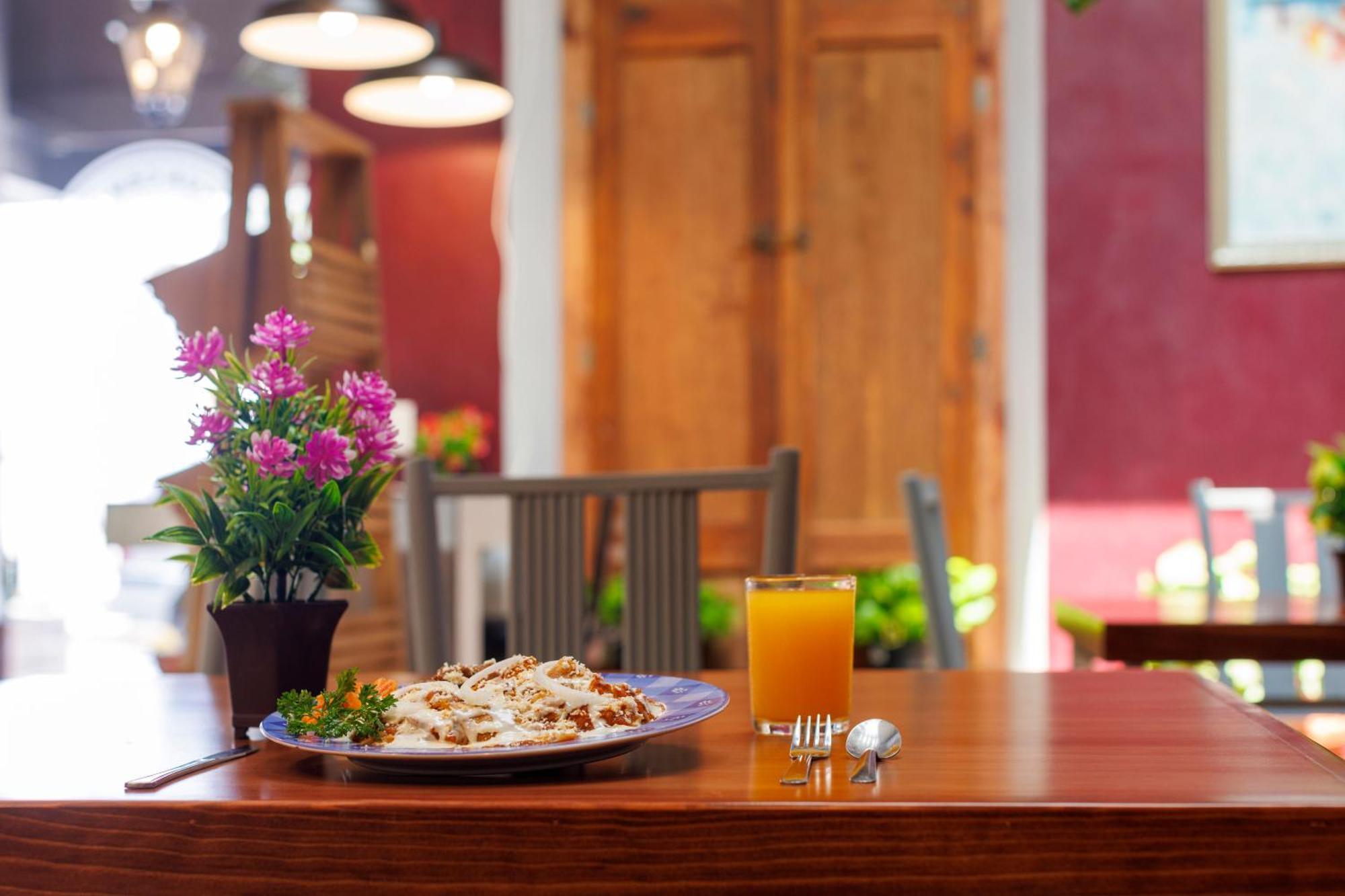 Hotel Qualitel Plus Morelia Bagian luar foto